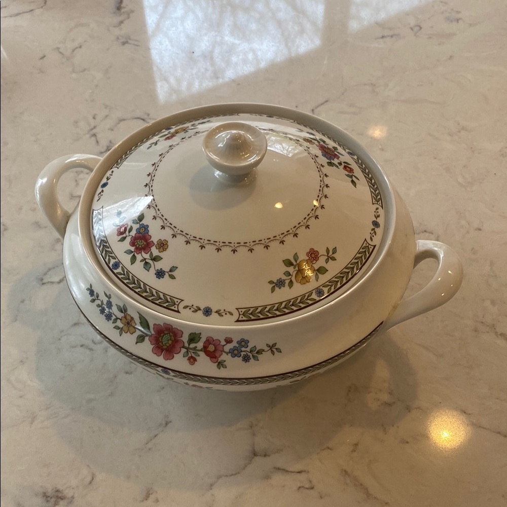 Royal Doulton Kingswood TC1115 Serving Bowl